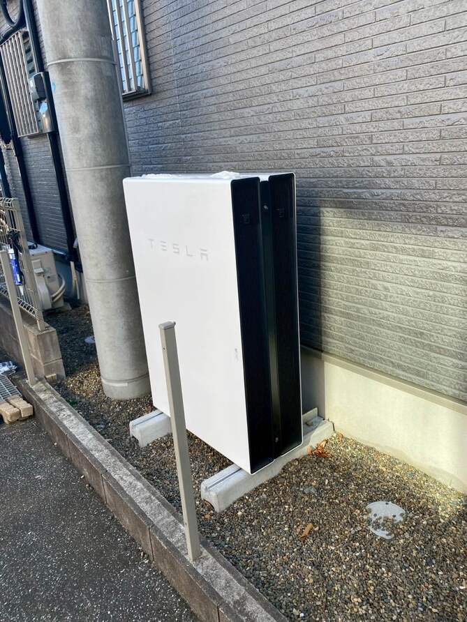 テスラ　施工事例