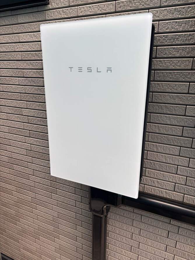 テスラ　施工事例