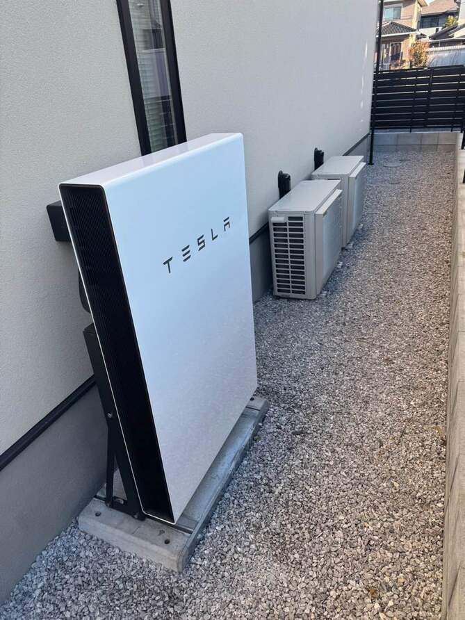 テスラ　施工事例
