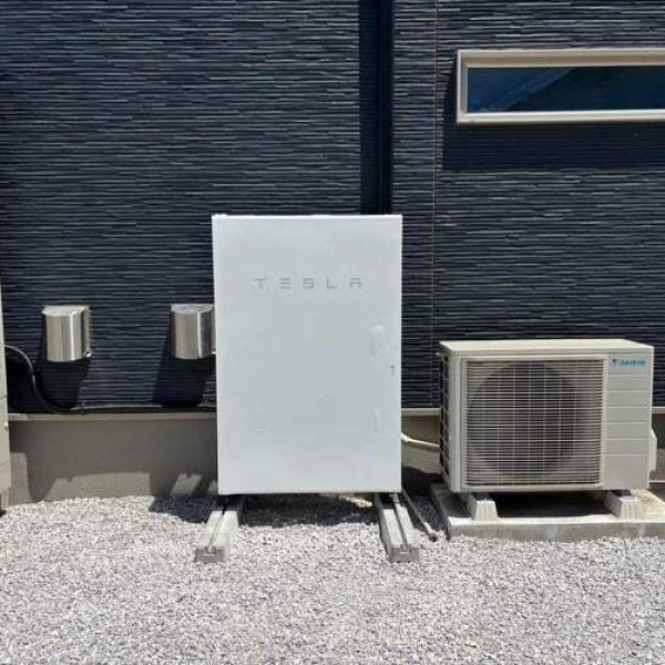 テスラ　施工事例